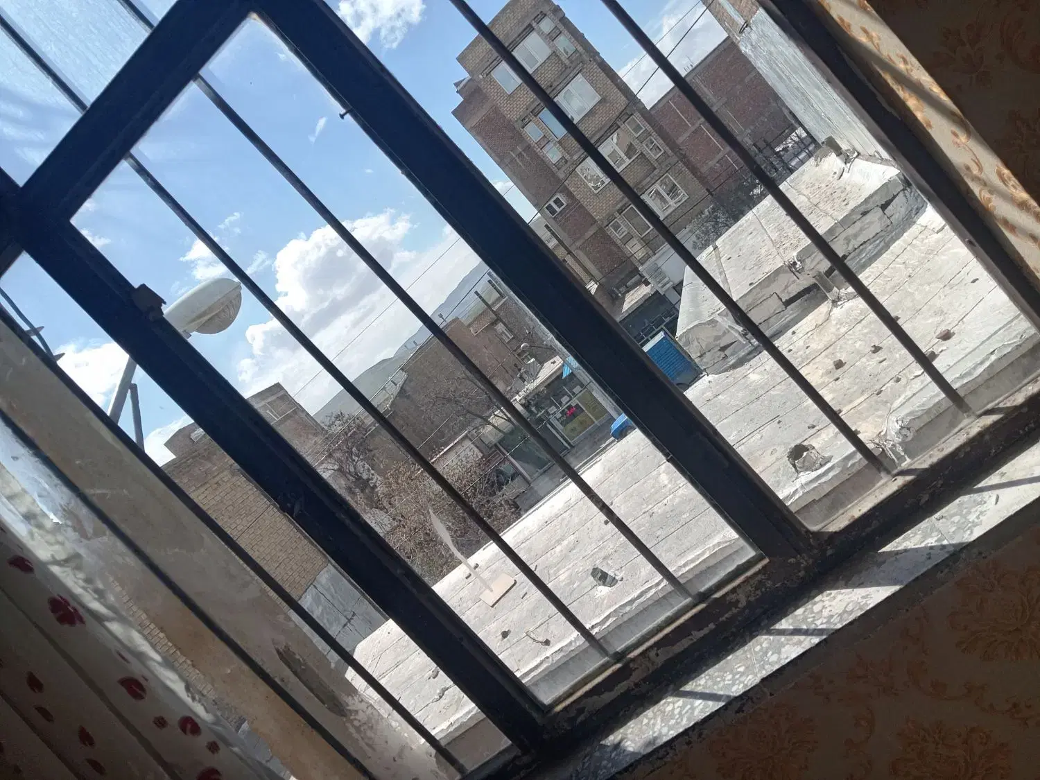 فروش خانه دوطبقه برای ساخت وساز