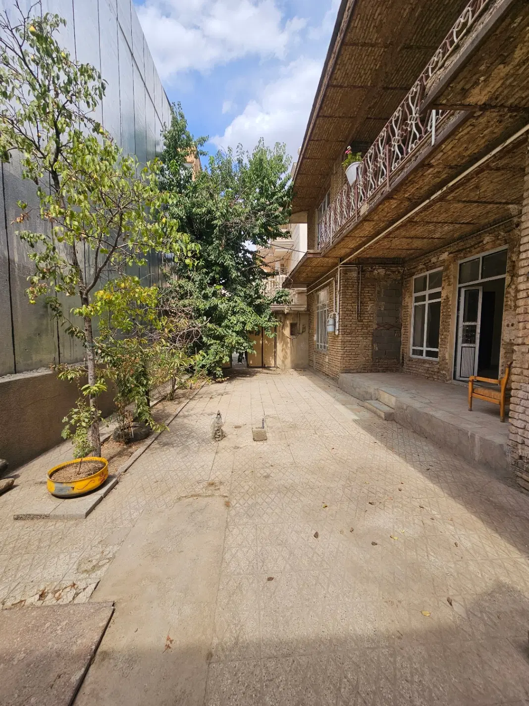 طبقه ی همکف بلوار انقلاب(تجاری)