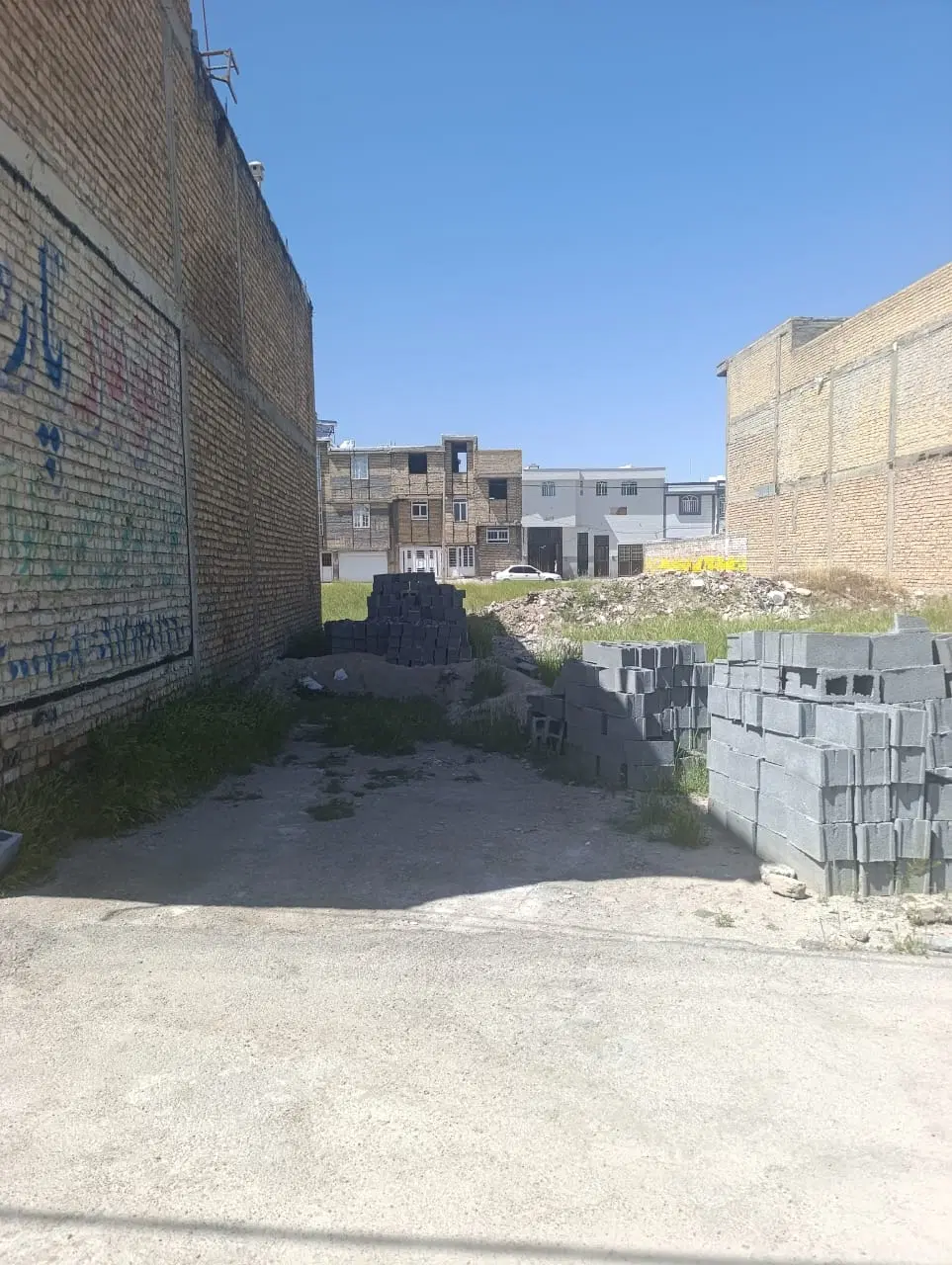 فروش یک قطعه زمین تجاری مسکونی