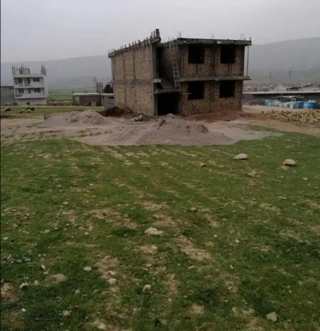 زمین فروشی شباب
