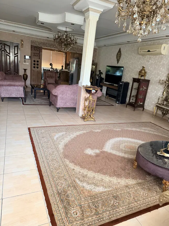 زمین فروشی