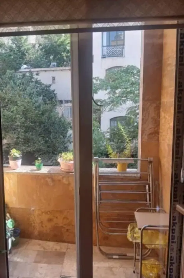 ۹۰متر ۲خوابه نیاوران داراباد.طالب نسب