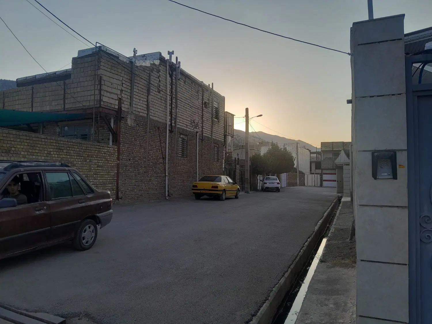 زمین روستای قلعه سنگی. طرح هادی ک سپید کوه ۲