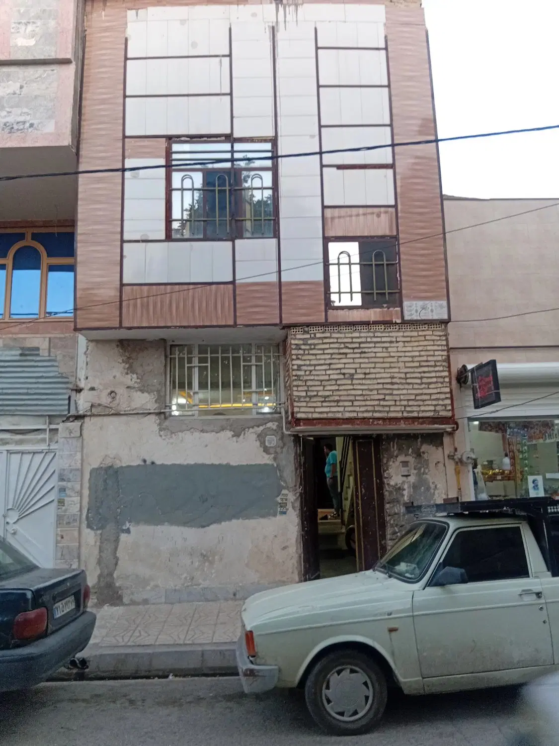 آپارتمان نوساز .طبقه هم کف