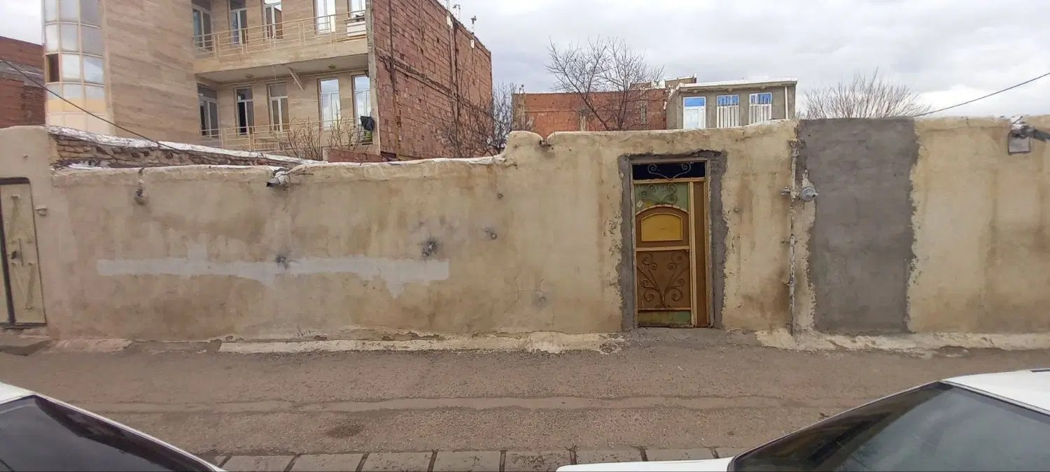 خانه کلنگی ۲۰۰متری سنددارآرازعلی
