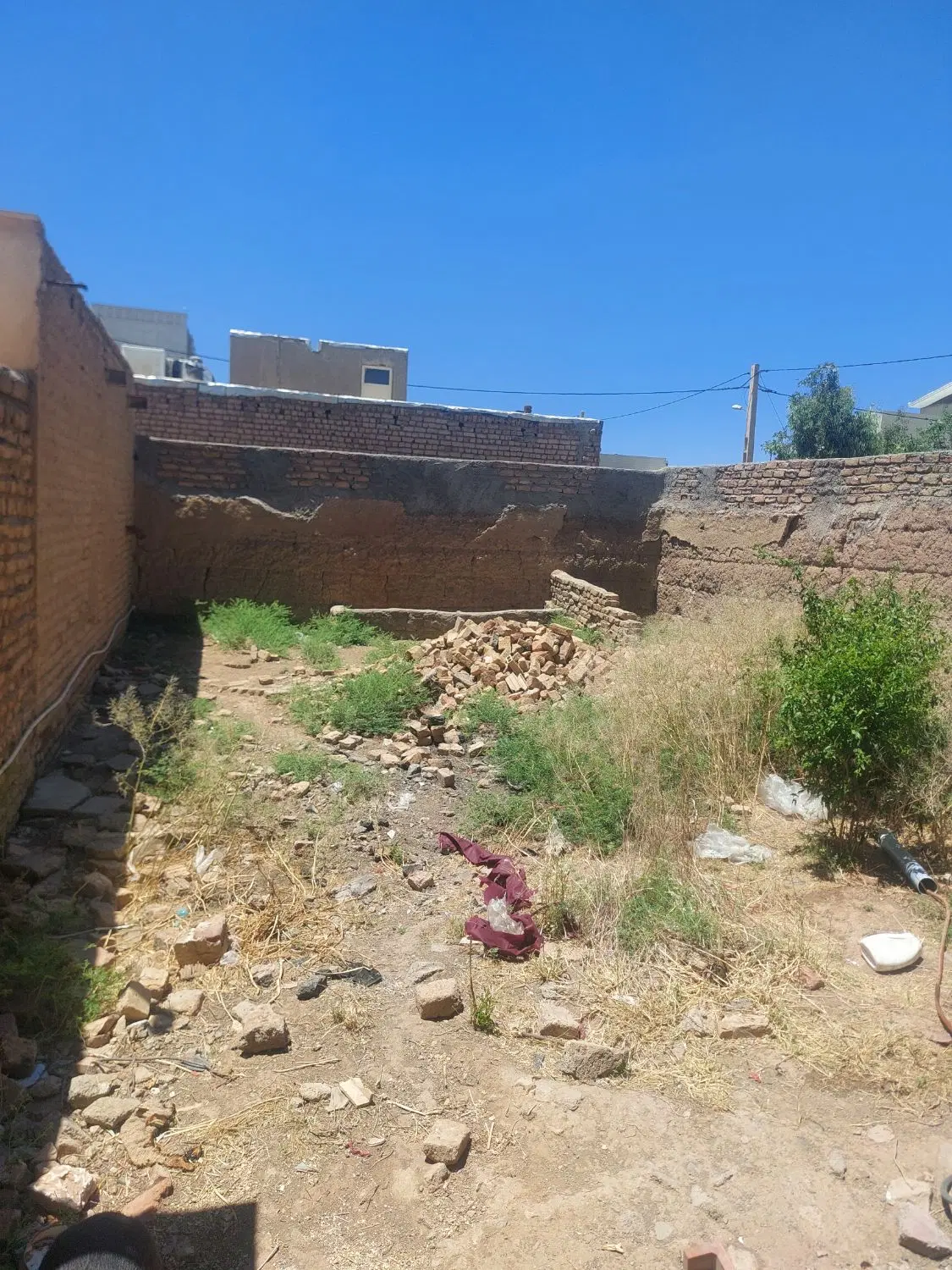 زمین مسکونی