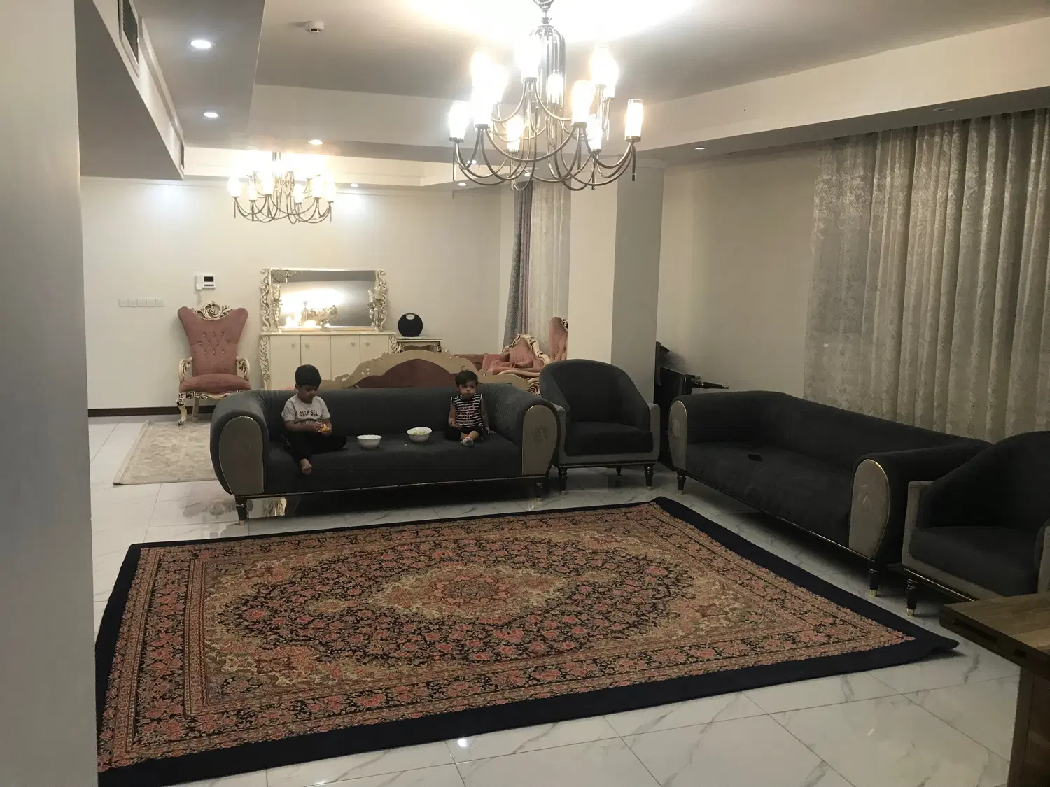 اپارتمان باشگاه ۱۶۵