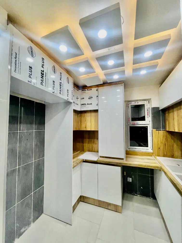 فاز6 شمال اپارتمان 90متری لوکس لاکچری پارکینگ دار