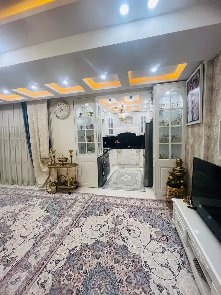 واحد۸۲متری درشهرک صادقیه منطقه ۱۸