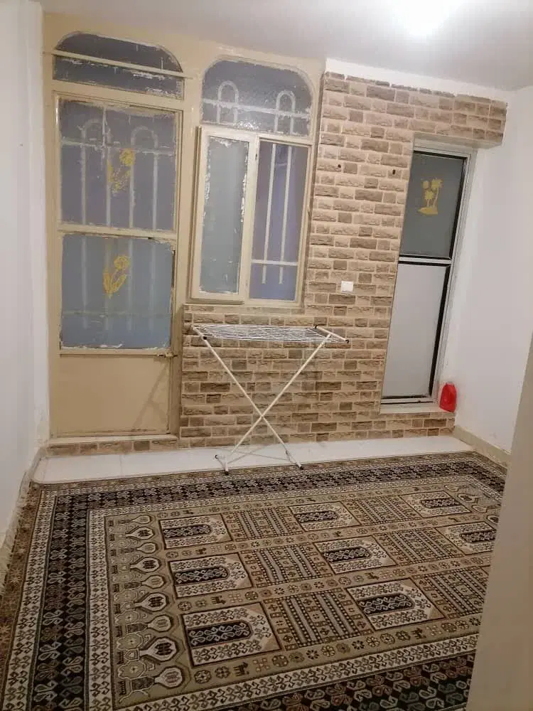 واحد ۵۵ متری زیر همکف راه جدا در حیدر آباد عدل
