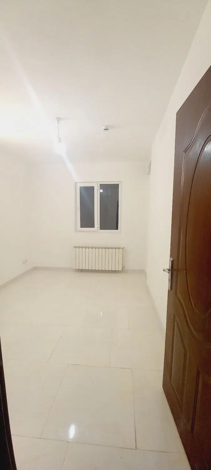 واحد ۹۲ متری اکباتان