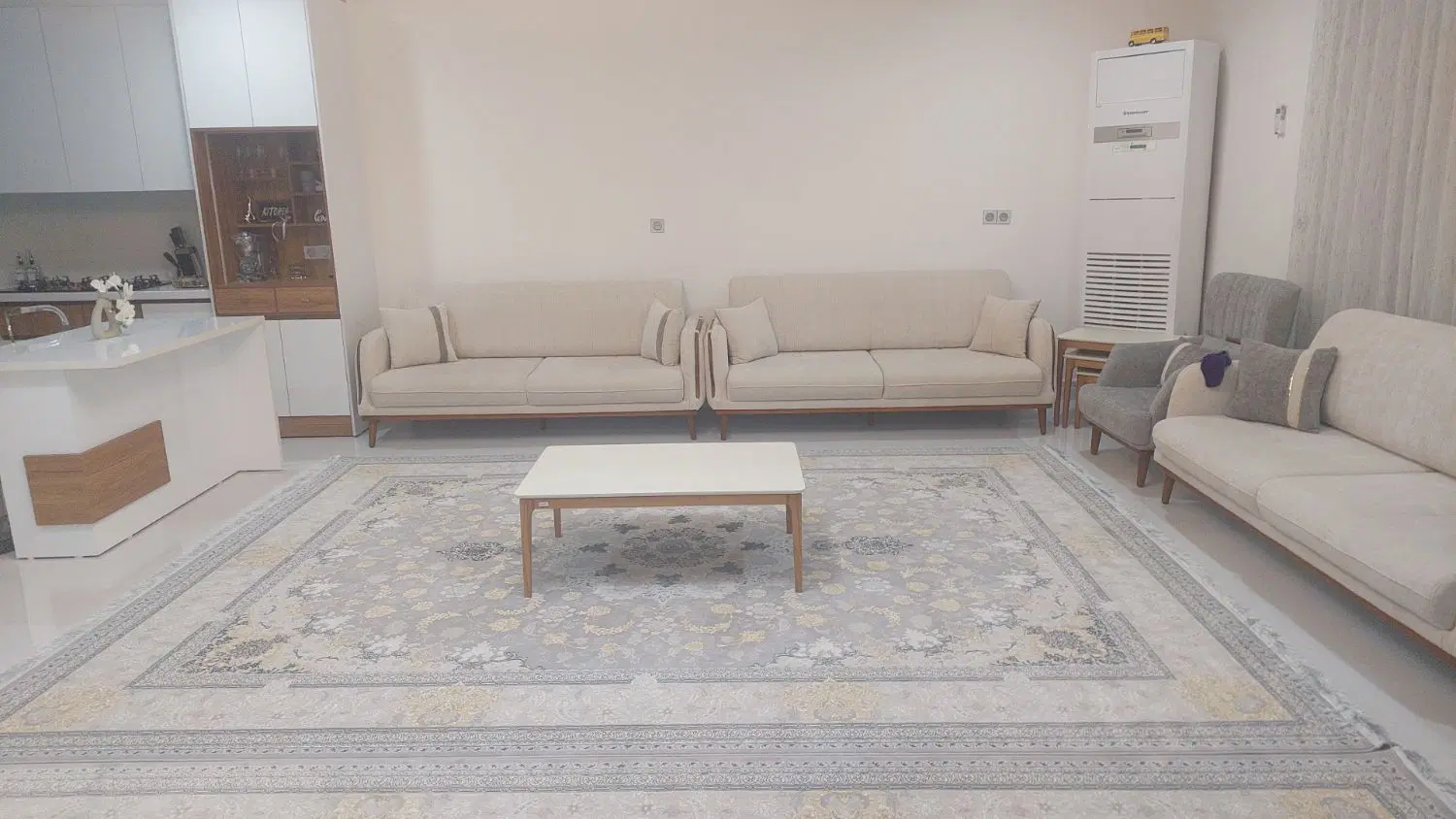 دوعدهن مغازه درشهر دوراهک کناره بهداری