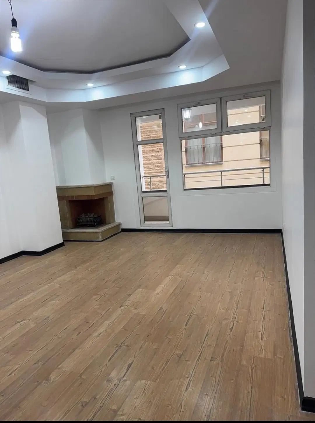 آپارتمان ۱۴۵متری در اختر غربی