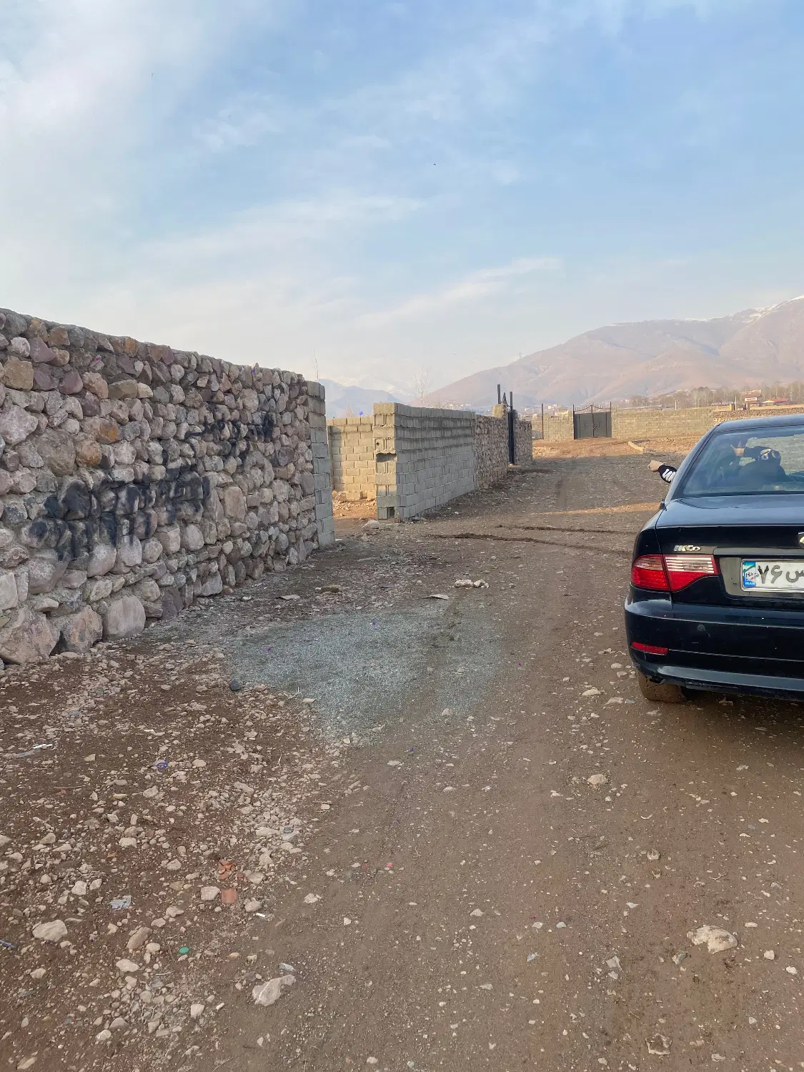 ۲۰۰ متر زمین ۴ دیواری شده