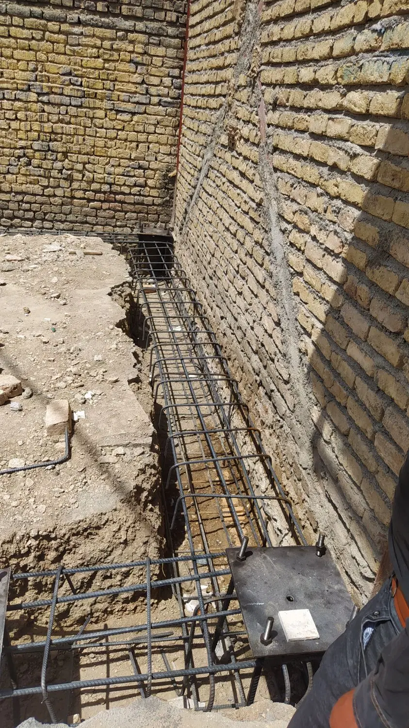 زمین با دو طبقه پروانه تجاری و تجاری انباری