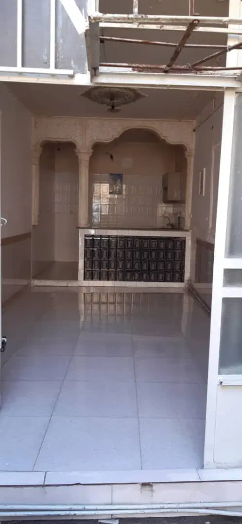 خانه دوطبقه نماسنگ تمیز ومرتب