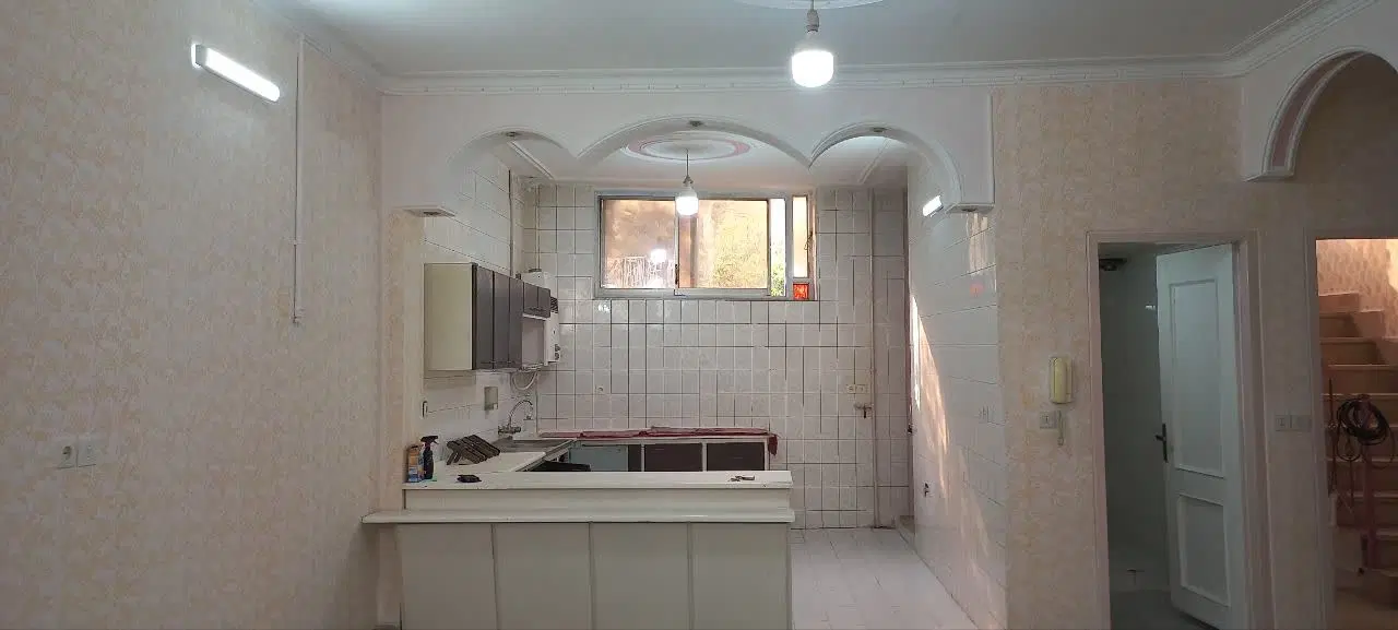 ویلایی بر خیابان مولوی