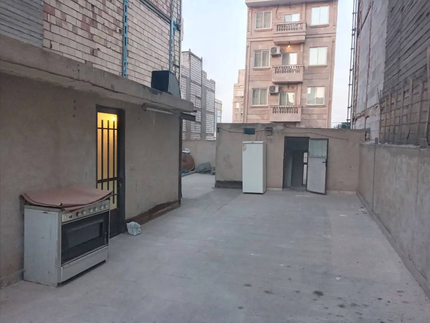 سوئیت۳۰متری تخلیه طبقه۲