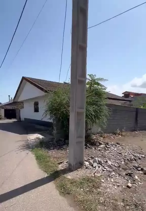 زمین مسکونی ۴۲۰ متری نزدیک ورودی ساحل