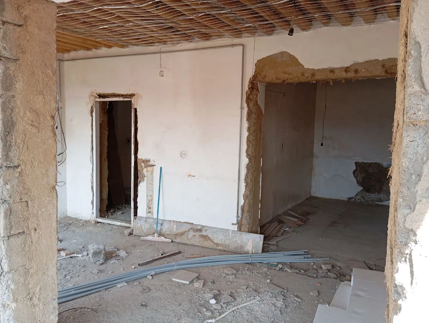 خانه ی نیمه کاره