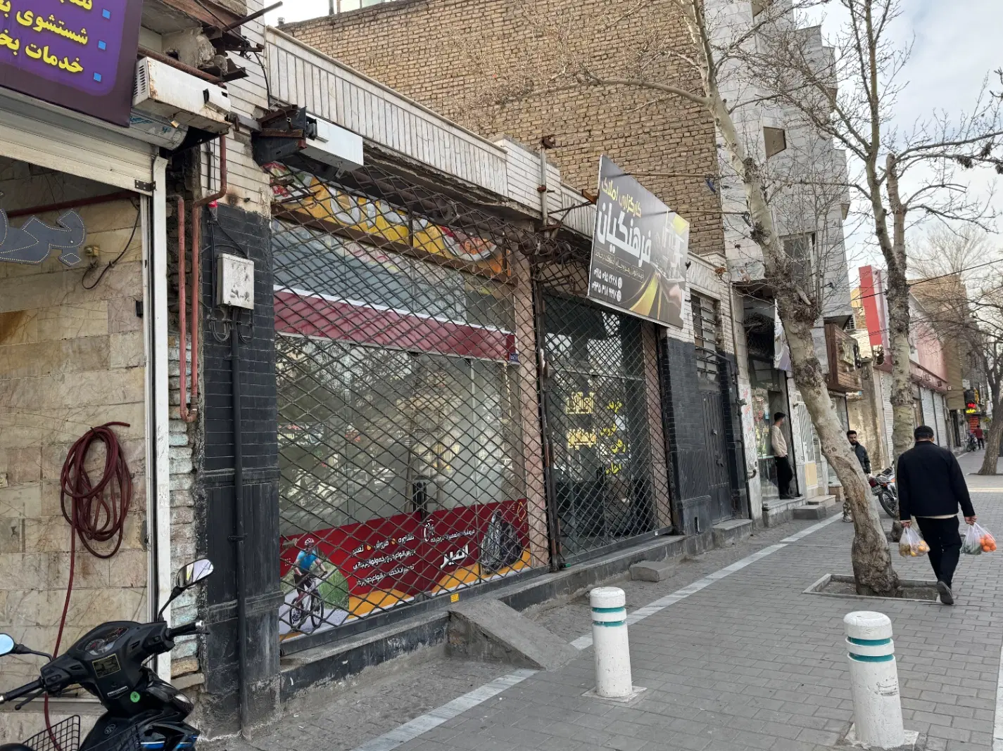 ویلایی ۴۰۵ متری حاشیه خیابان اصلی عبدالطملب