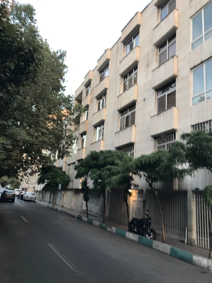 پاسداران دو طبقه کلنگی 310 متر فروشی