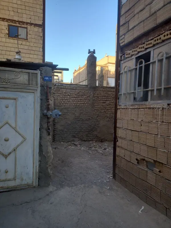 طبقه اول بالاهمکف فروشی