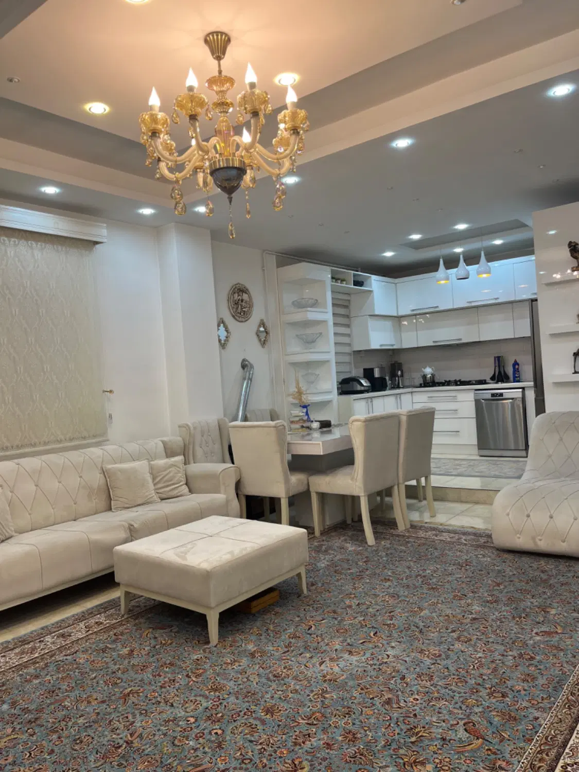 واحد 85 متری، مطهری
