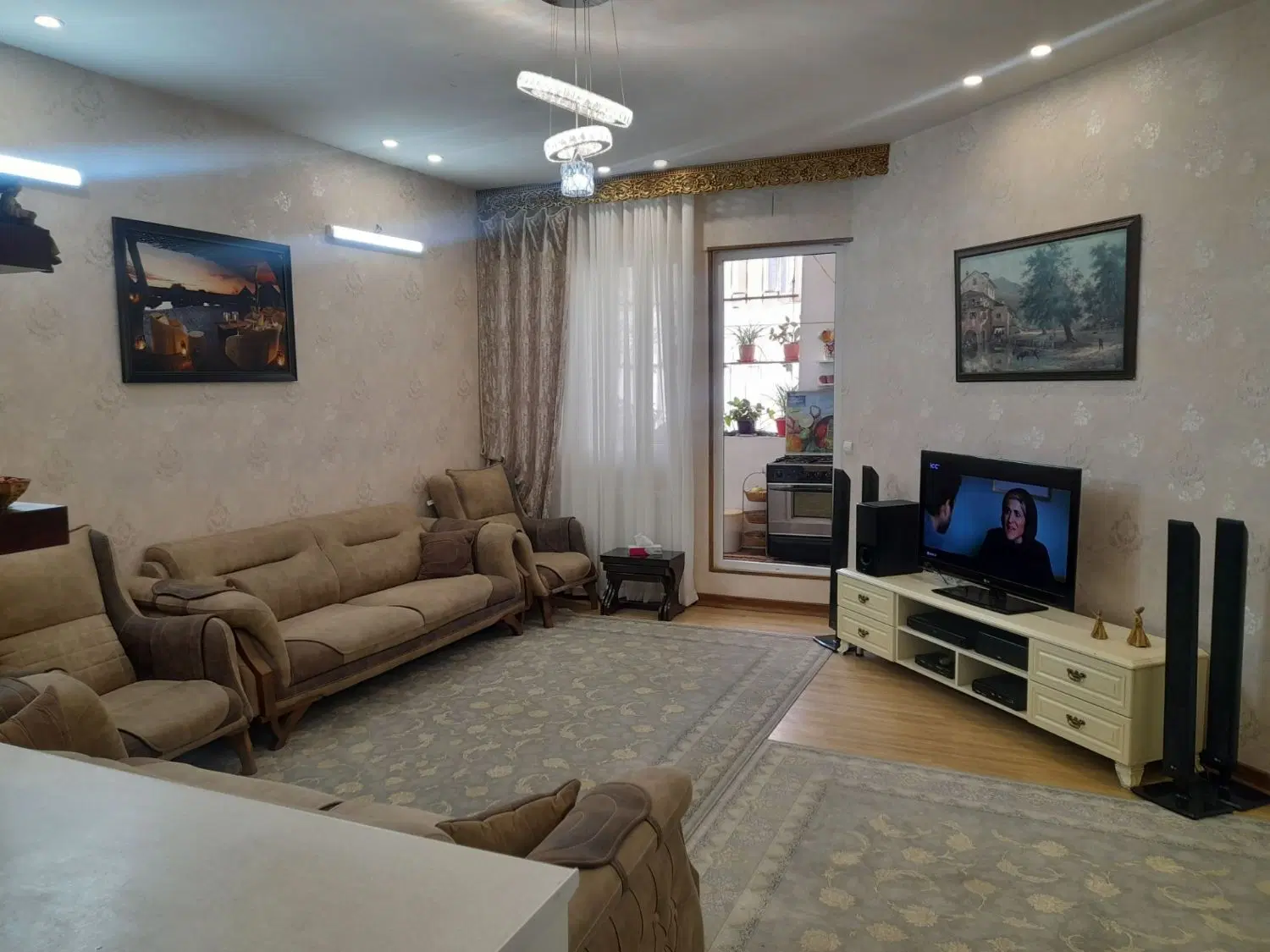طبفه همکف محتمع برند بزرگمهر