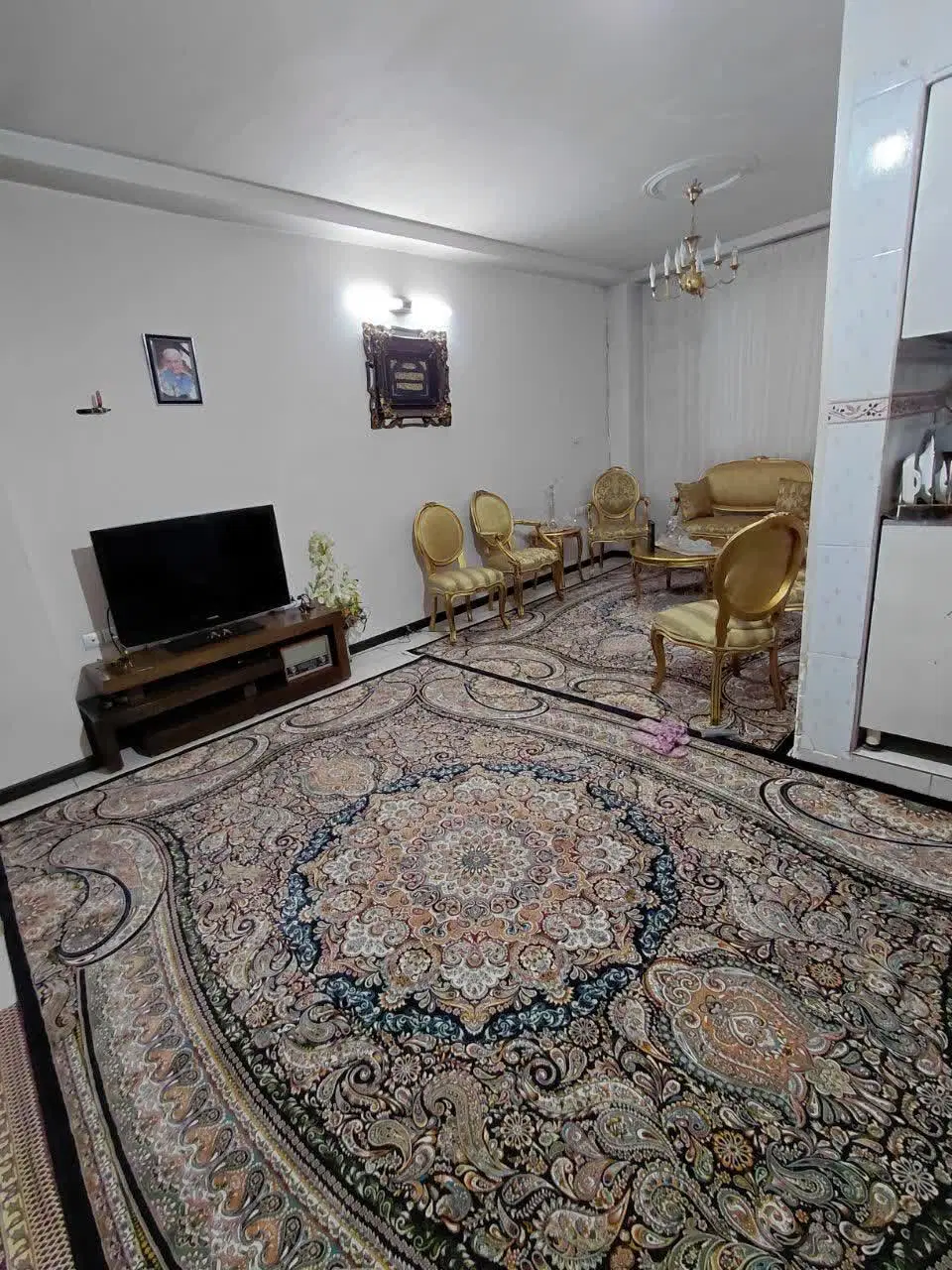 بازرگان  بدون پارکینگ