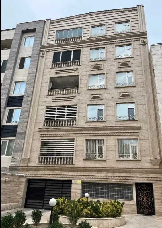 ۱۴۰متر گوهردشت_سه خواب_ رو به آفتاب