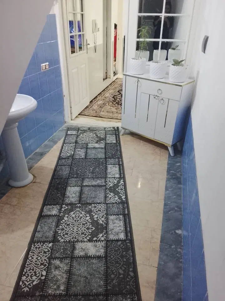 در خیابان چهر گشا