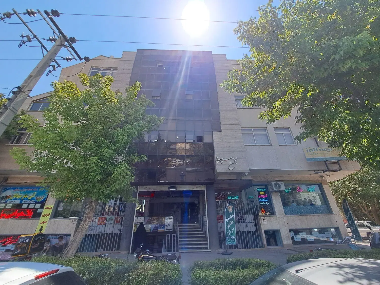 اجاره واحد تجاری همدانیان