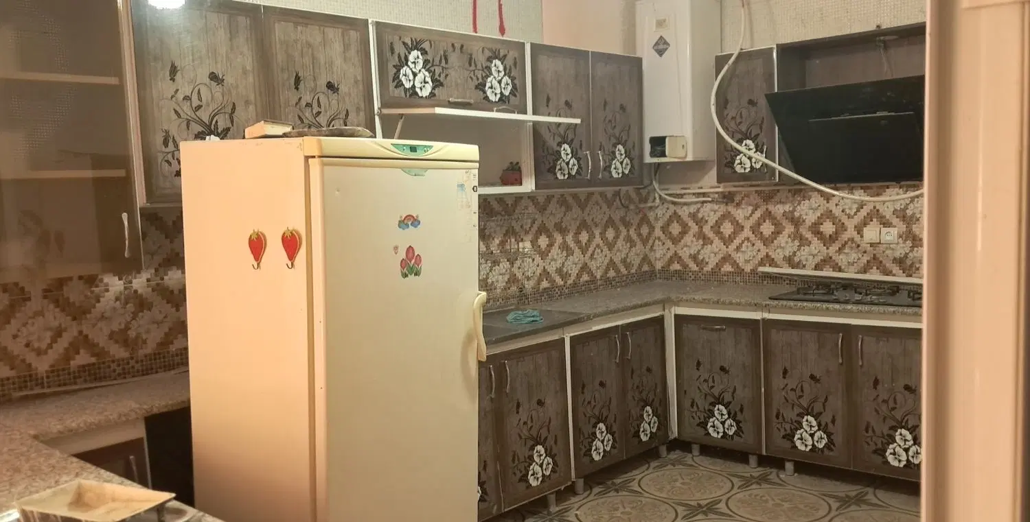 منزل ۱۸۰ متری ۳ خواب طبقه اول رهن کامل