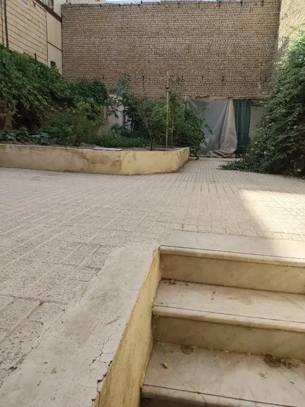 140 متر زمین مسکونی دارای پروانه ساخت