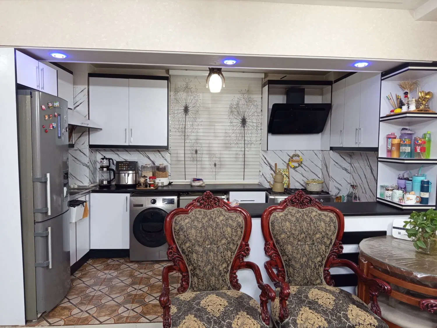 خانه ۷۰ متری  نورگیربا پارکینگ و انباری