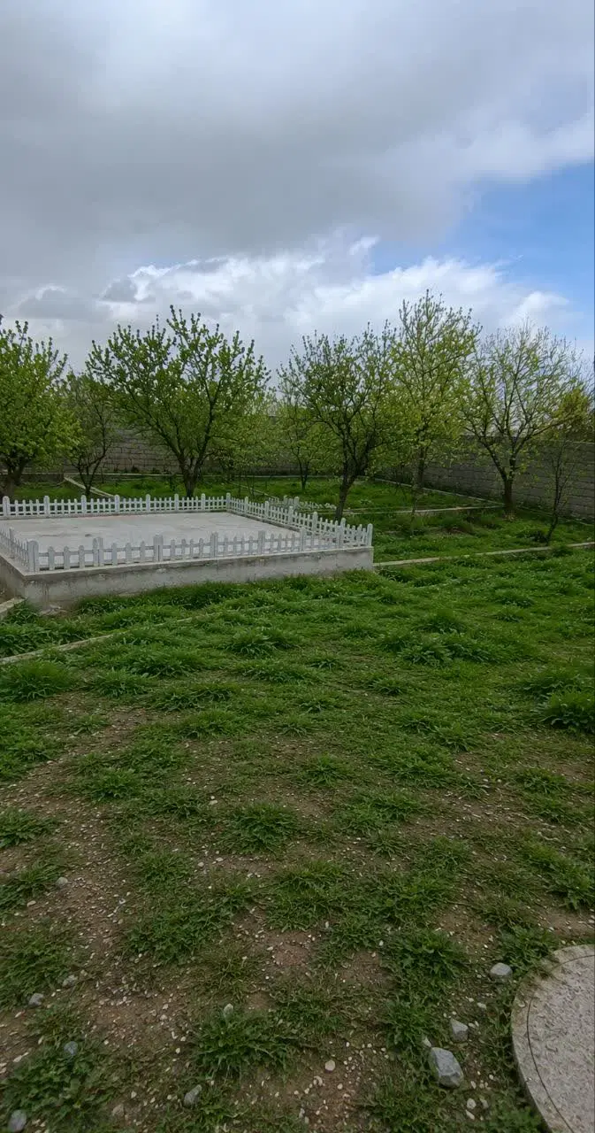 باغ ۴ دیواری ، ۸۳۰ متر