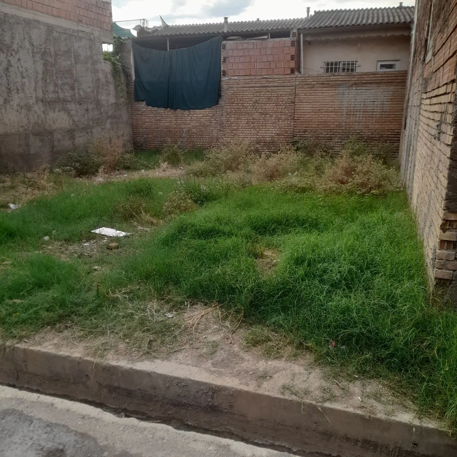 زمین فروشی قرق