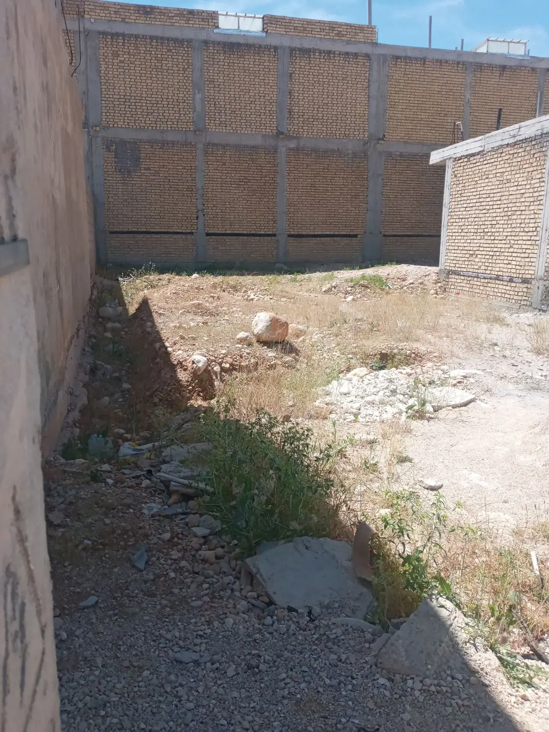 زمین مسکونی ۲۰۰ متری