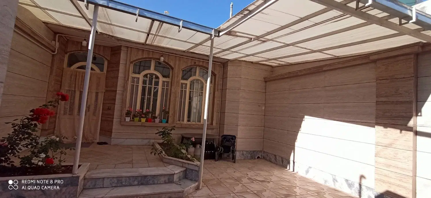 منزل ویلایی .