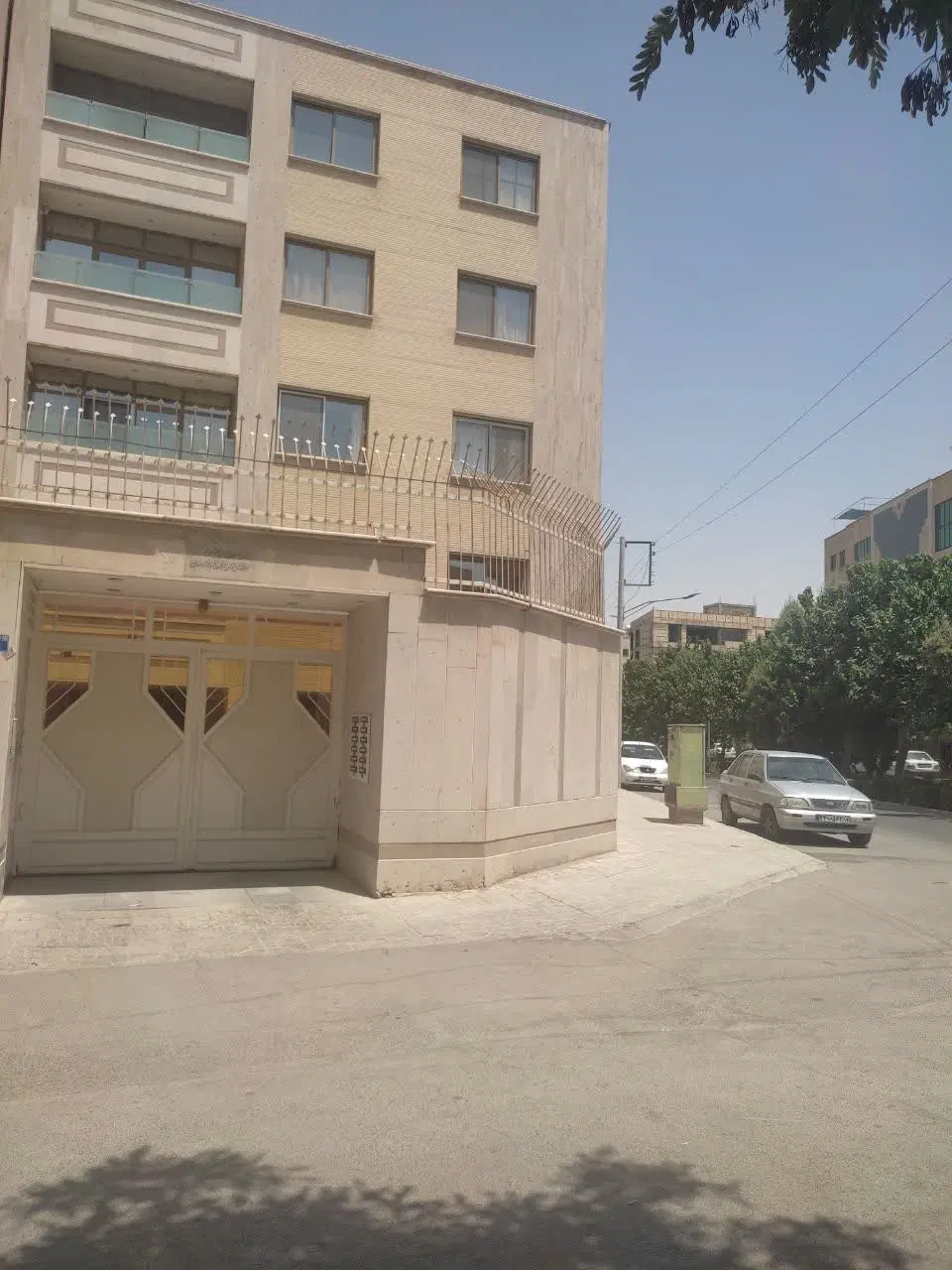 رهن و اجاره آپارتمان در رزمندگان