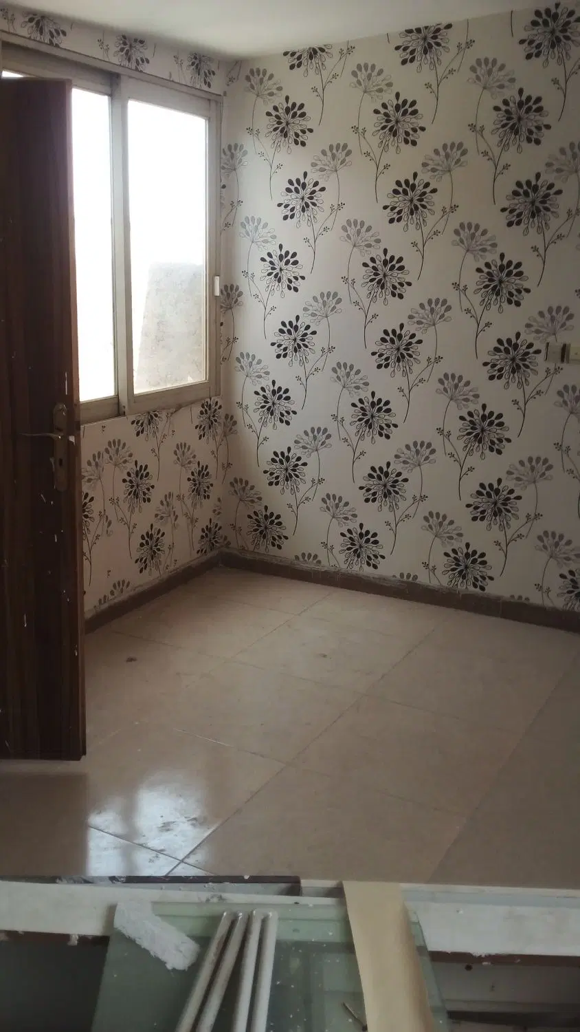 یک طبقه  آپارتمان   واقع دربهمن ۳۸