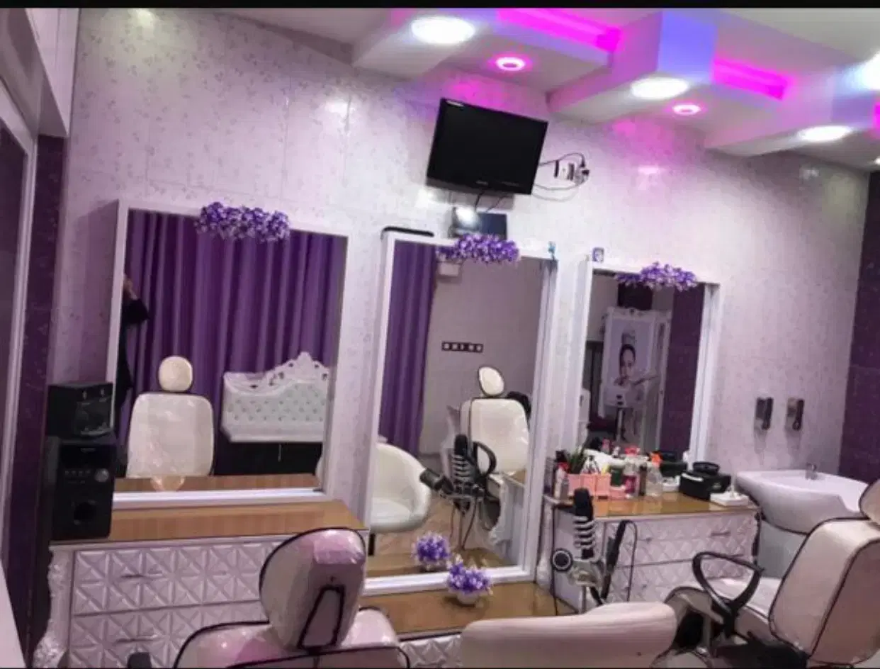 مغازه دوبر داخل کوچه اصلی خیابان امیرکبیر