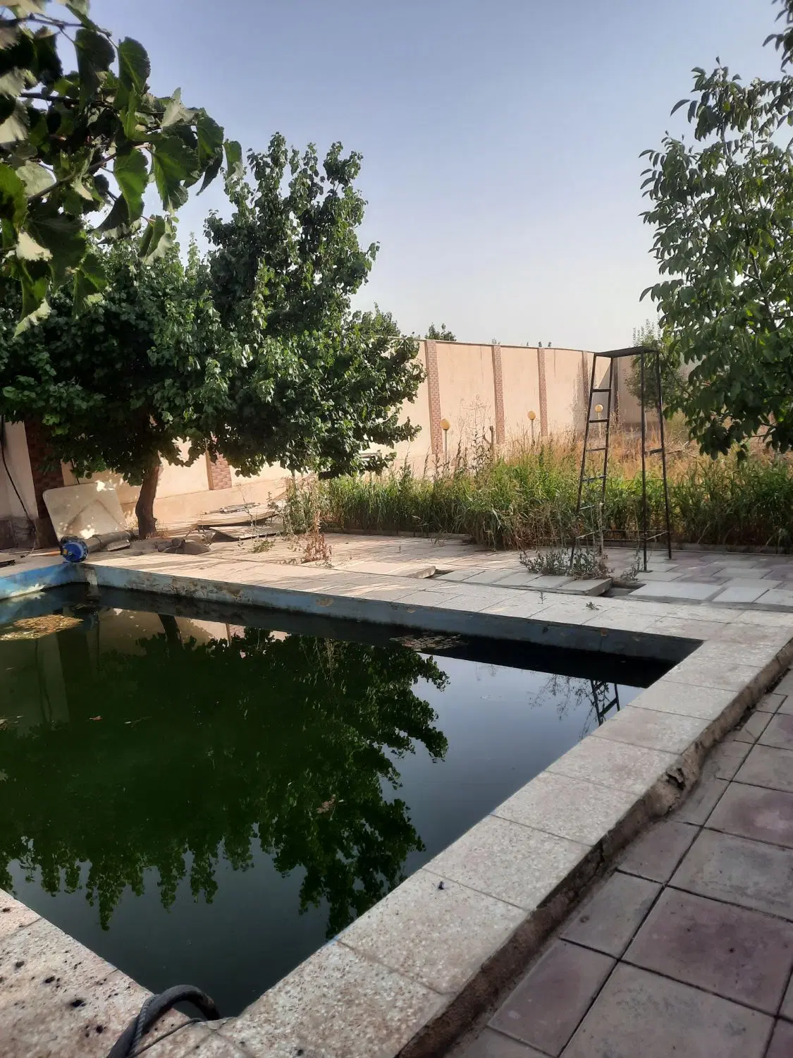 باغ ویلا ۱۴۰۰ متری شاهدشهر