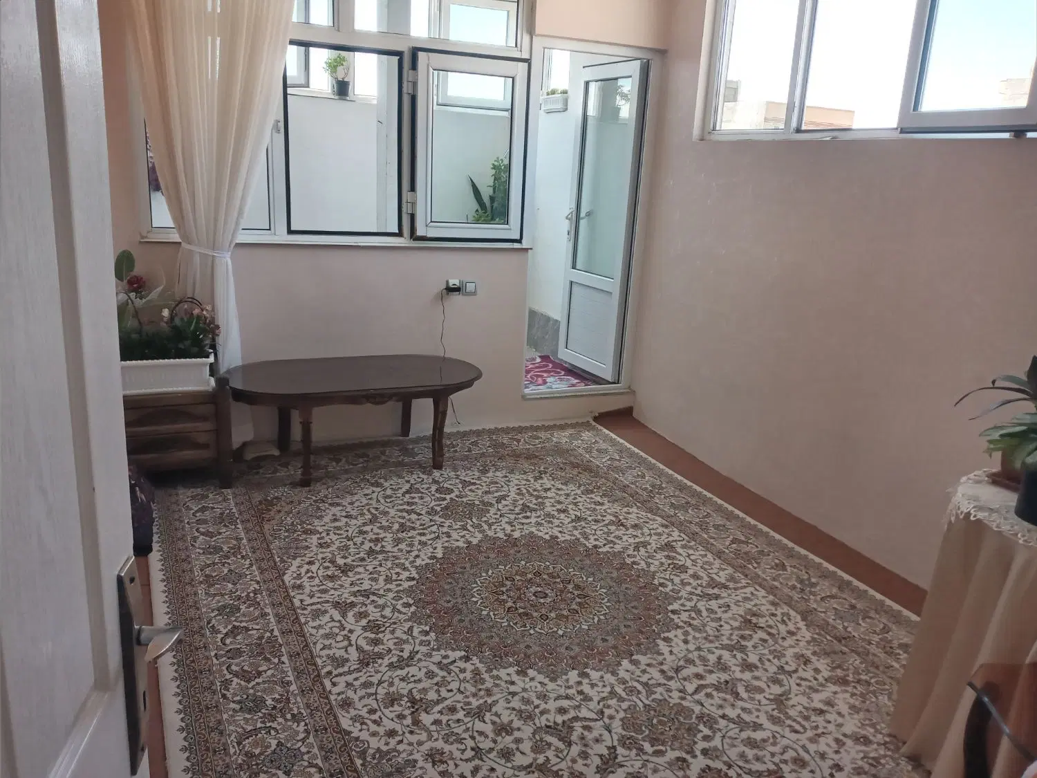 آپارتمان ۱۱۰متری و۱۷مترانباری درپارگینک