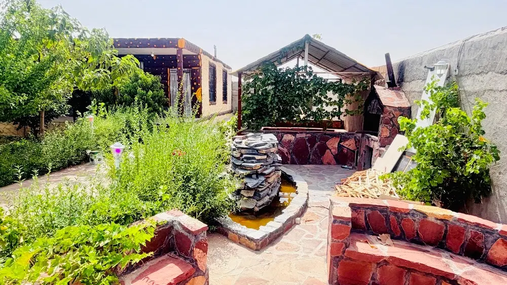 باغ ویلا ۵۰۰متری قابل سکونت ۸۰متربنا داخل مجتمع