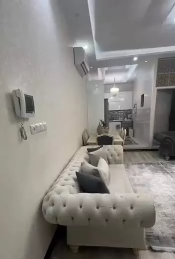 ۸۰ متر همکف و نیم طبقه ۲۰متری امام حسین