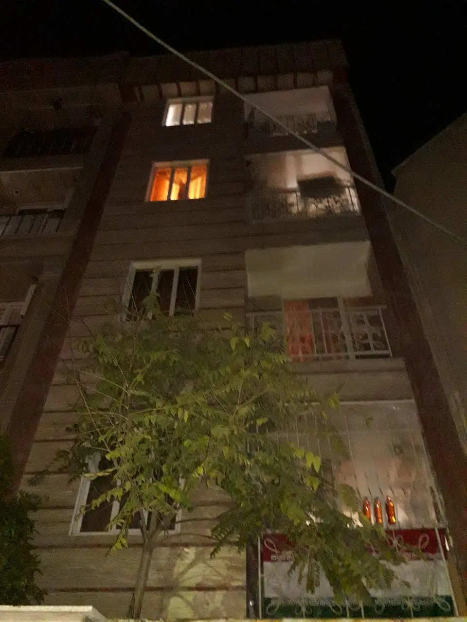 ۵۱ مترکارون باآسانسورانباری بالکن