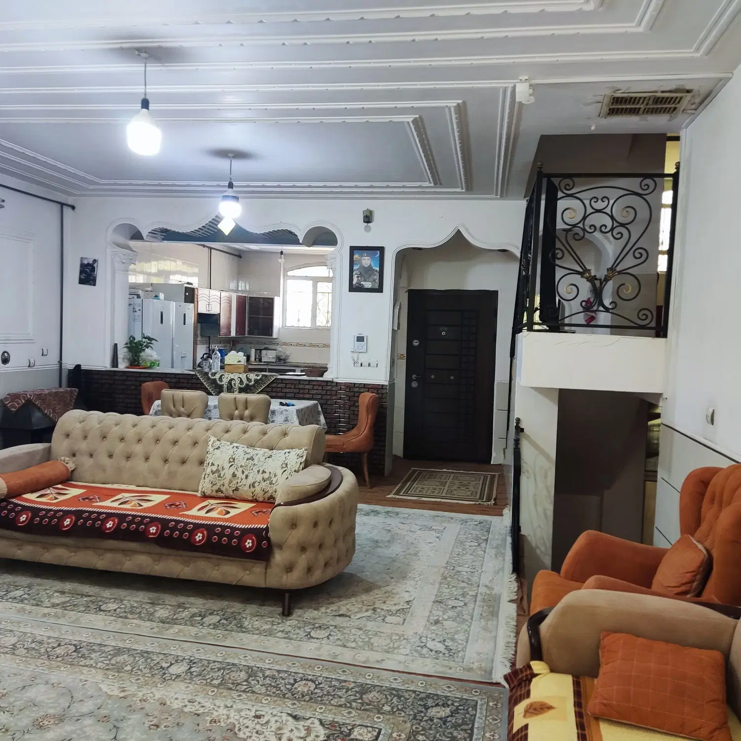 منزل دوبلکس،سه خوابه درب ساختمان