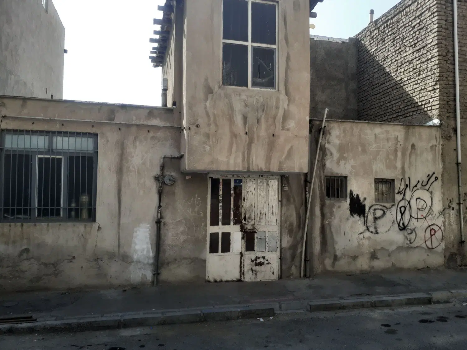 190متردوکله قابل سکونت خ،وفادارشرقی سازمان گوشت